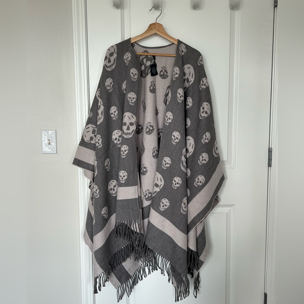 Alexander McQueen Cape/Scarf